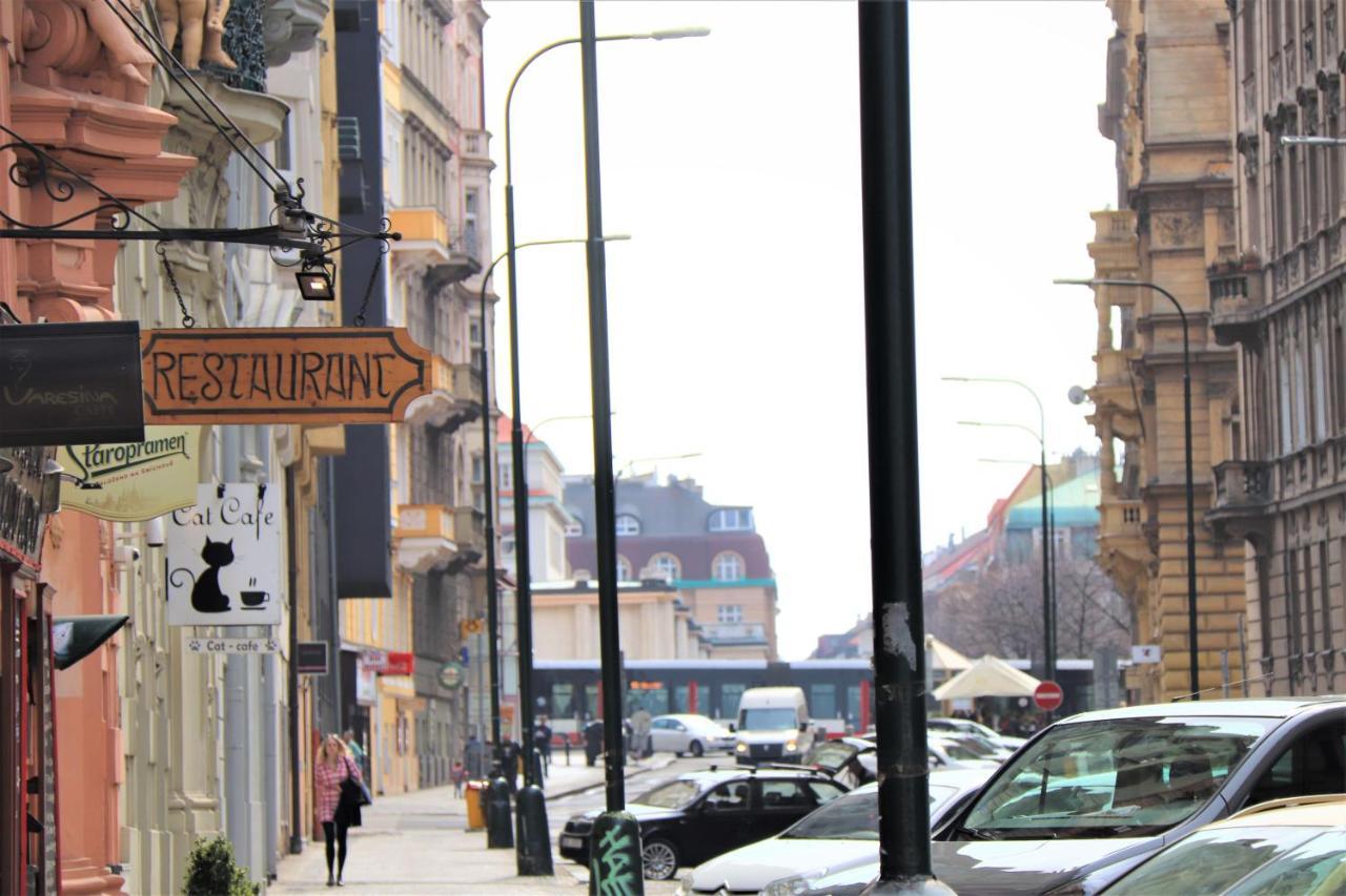 Flowers Apartments Prag Exterior foto
